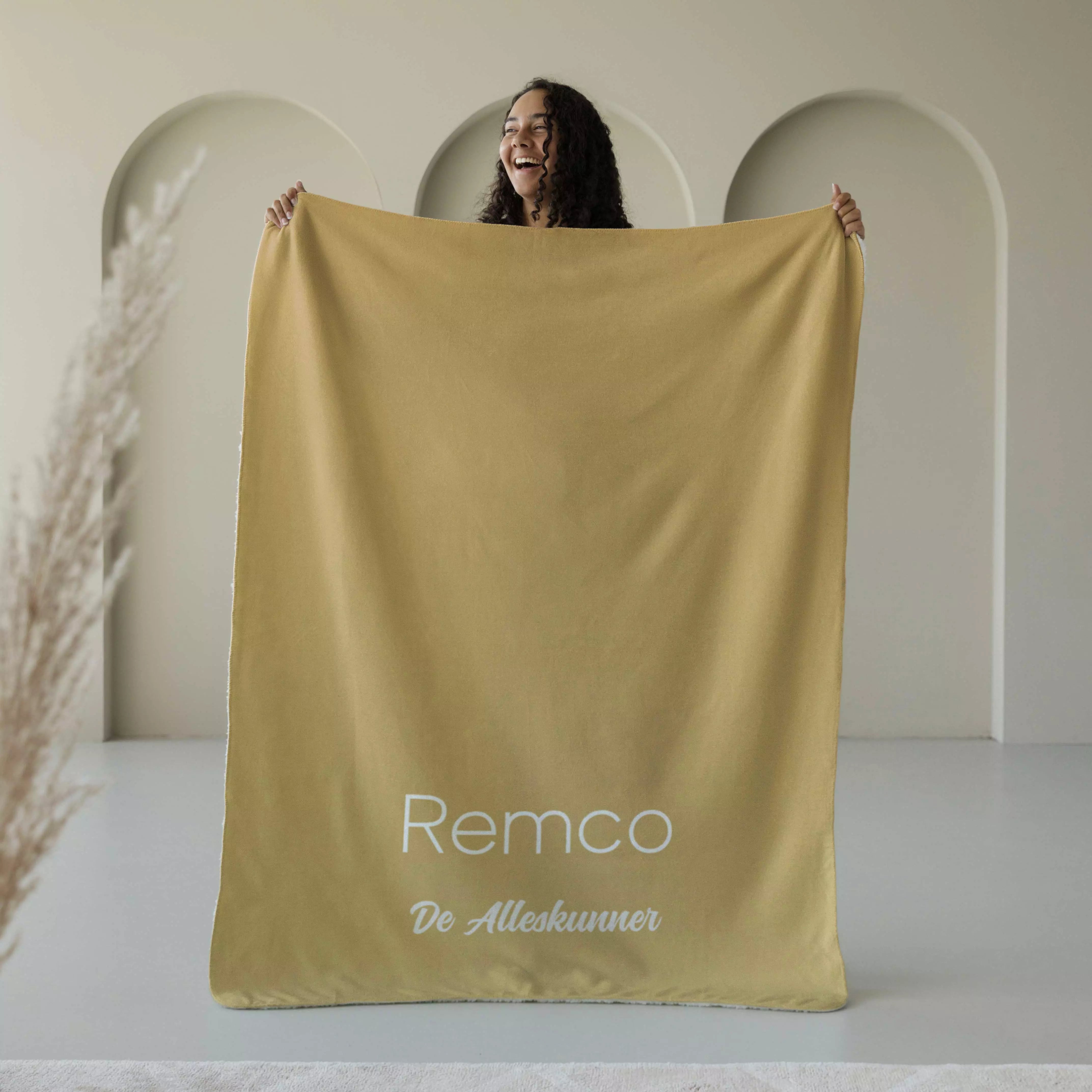 Fleece deken ‘Golden Ochre’ – Stijlvol met eigen naam en titel