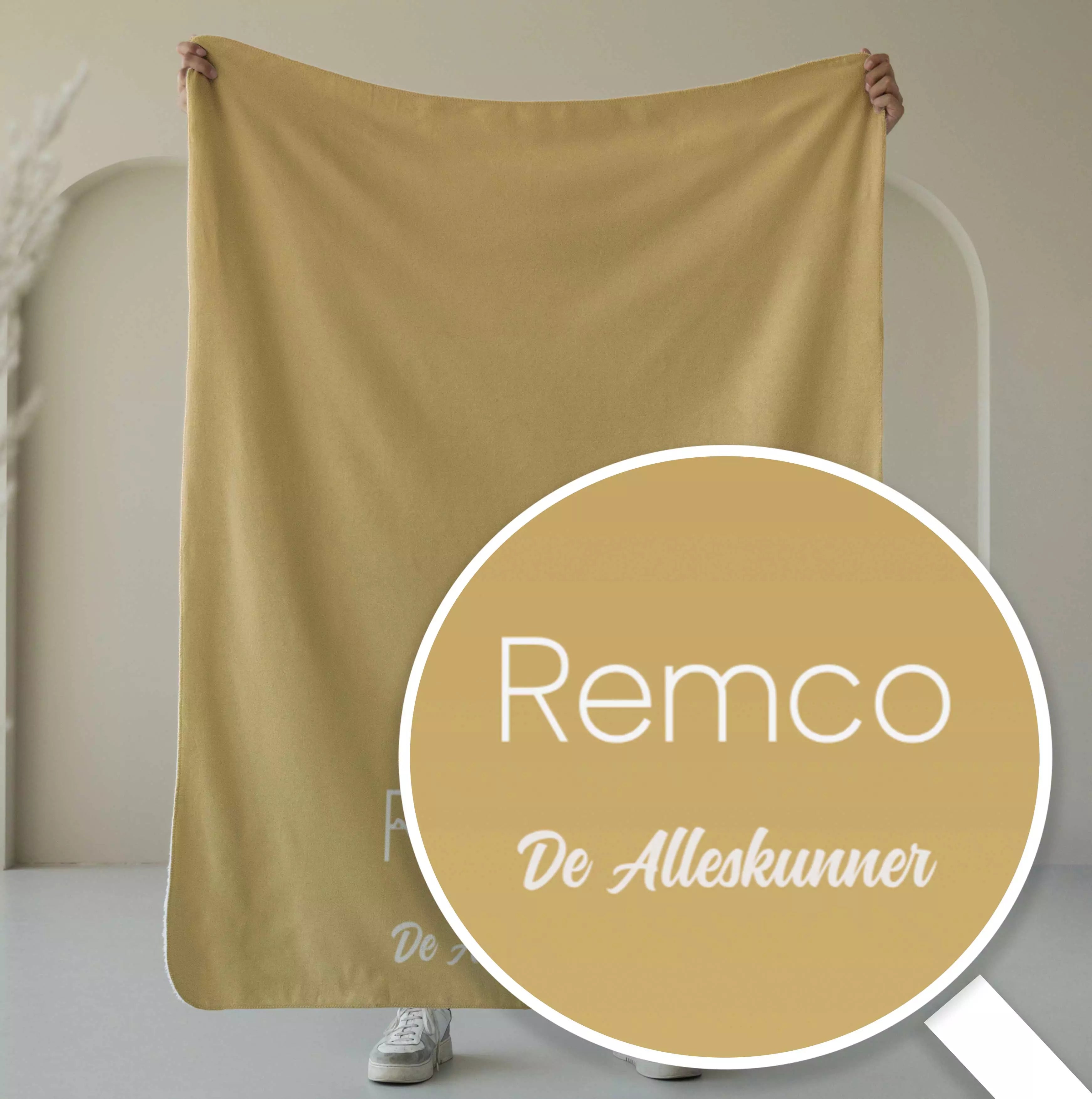 Fleece deken ‘Golden Ochre’ – Stijlvol met eigen naam en titel