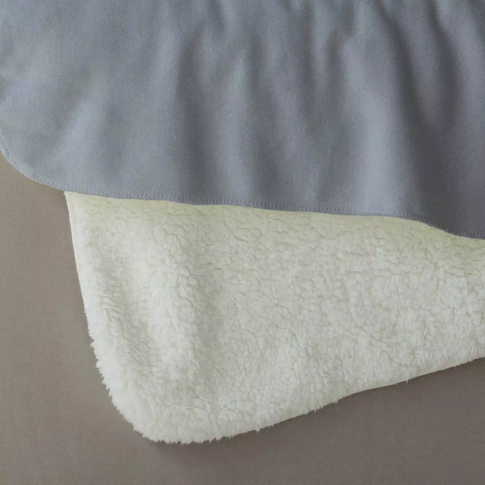 Fleece deken ‘Steel Blue’ – Stijlvol met eigen naam en titel